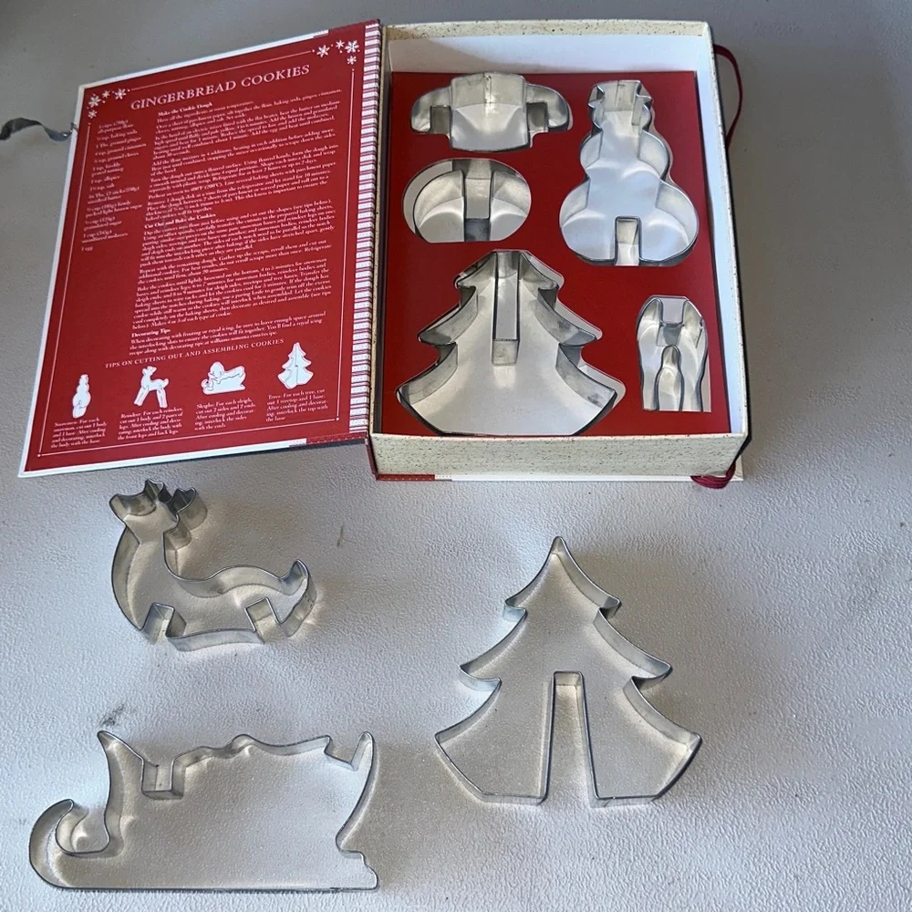Williams-Sonoma 3-D Holiday Storybook Cookie Cutters